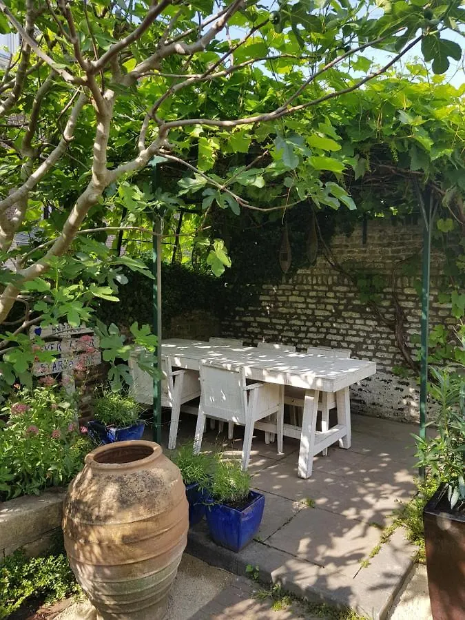 Bed & Breakfast In Monumental House Maastricht Centre